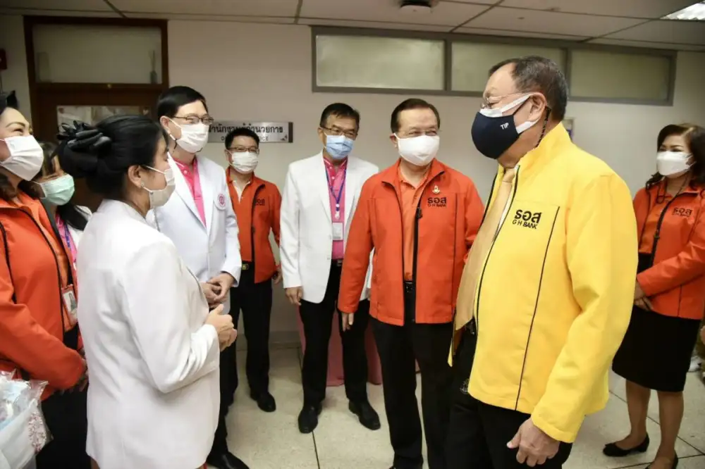 ธอส. สนับสนุนงบประมาณ 3 แสนบาท ร่วมสร้างไอซียูสนาม โรงพยาบาลราชวิถี สู้ภัย COVID-19
