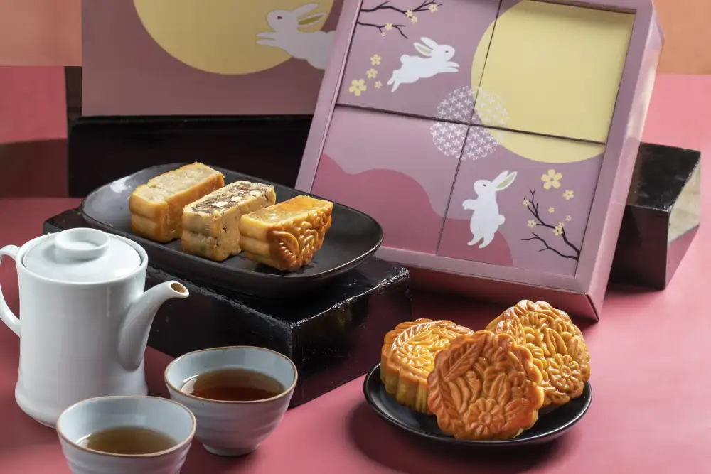 Cafe Kantary Celebrates the Moon Cake Festival with 3 Delicious Moon Cakes from its own Healthy Bakery