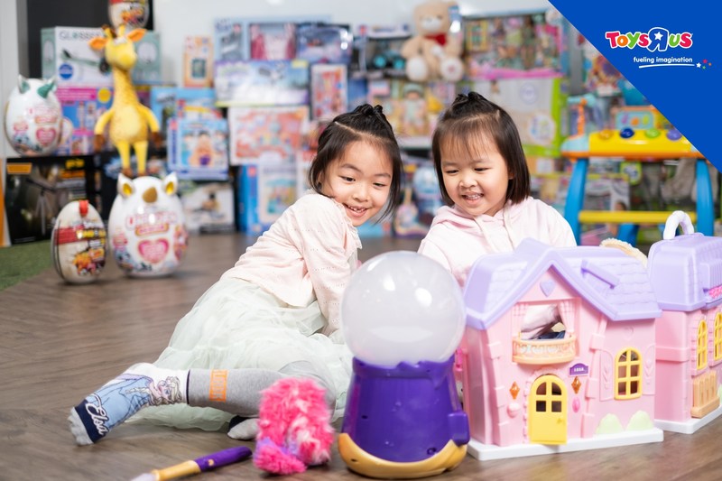 Toys"R"Us Thailand Unveils its Top 10 List of MustHave Christmas RYT9