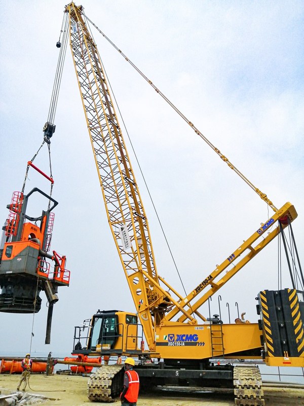 XCMG's XGC150-IA Crawler Crane Plays Key Role in India's MTHL | RYT9