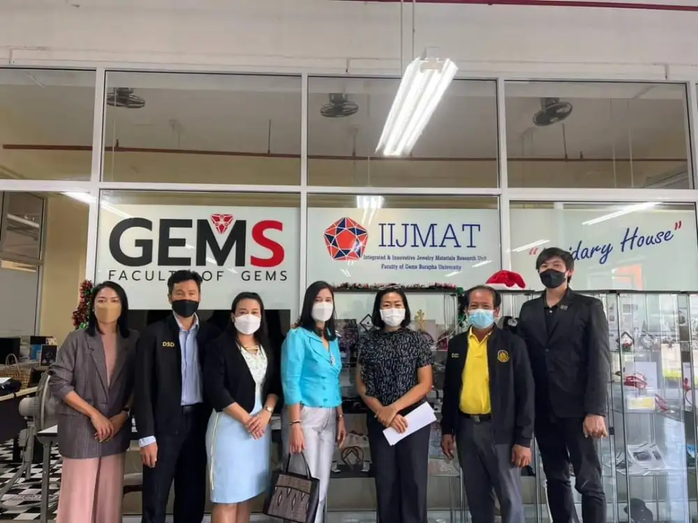 สนพ.จันทบุรี มอบใบอนุญาตเป็นผู้ดำเนินการทดสอบมาตรฐานฝีมือแรงงาน มอบใบอนุญาตเป็นผู้ดำเนินการทดสอบมาตรฐานฝีมือแรงงาน