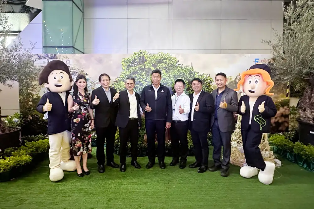 'ชัชชาติ' ร่วมกับ CP LAND เปิดงาน WONDERLAND FLORA 2023 @ FORTUNE TOWN สัมผัสดินแดนแห่งดอกไม้หลากสีสันบานสะพรั่งใจกลางรัชดา - พระราม 9