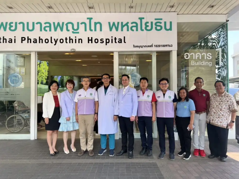 พ.พญาไท พหลโยธิน ให้การต้อนรับกรมการแพทย์ เยี่ยมผู้บาดเจ็บจากตึกถล่มจากเหตุแผ่นดินไหว ตอกย้ำแนวคิด