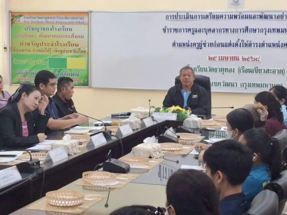 กทม. เดินหน้าจัดระเบียบแผงค้าซอยอารีย์-ถนนมหาจักร คืนทางสัญจรให้ประชาชน