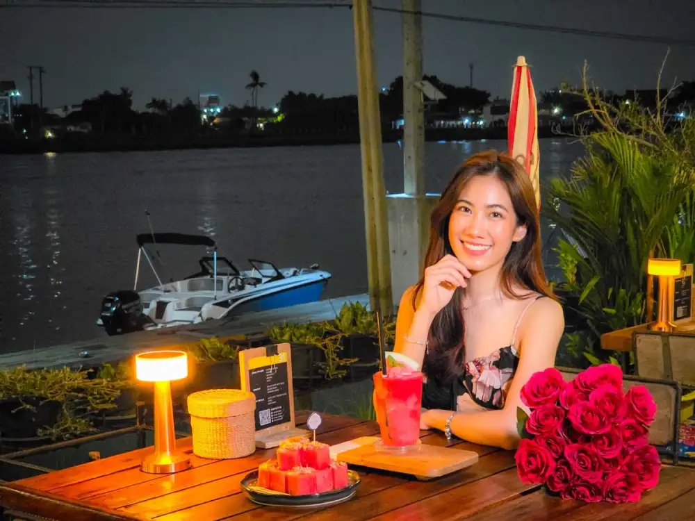 ริเวอร์เดล มารีน่า ชวนล่องเรือชมพระอาทิตย์ตก ปักหมุดโปรเด็ด 5 ร้านริมน้ำเจ้าพระยา