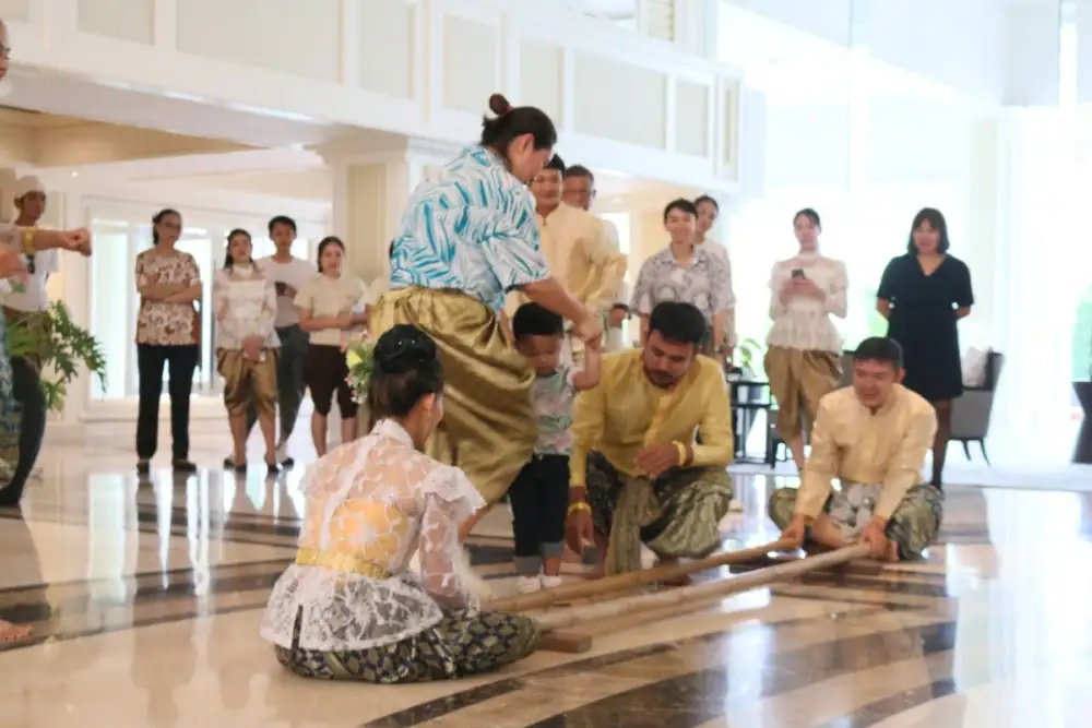 ถึงเวลาเที่ยวงานสงกรานต์ สาดความสุข ให้สุขสันต์กันทั้งครอบครัว