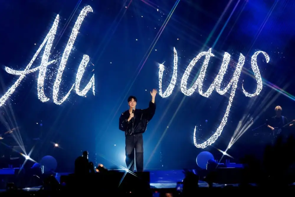 ตกหลุมรักเป็นรอบที่ร้อย! 'อีมินโฮ' เสิร์ฟฉ่ำพลังงานรักล้นฮอลล์ ใน 2025 LEE MINHO ASIA FANMEETING TOUR 'MINHOVERSE IN BANGKOK'