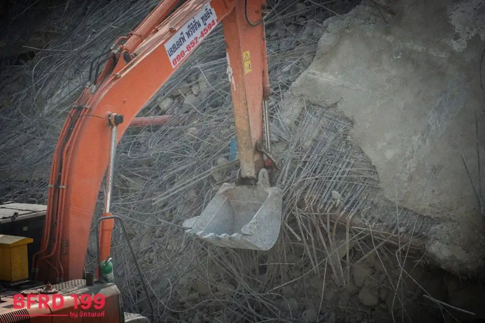 ลุ้นปาฎิหารย์!! พบสัญญาณผู้ประสบภัย 2 รายใต้ซากตึก สตง.