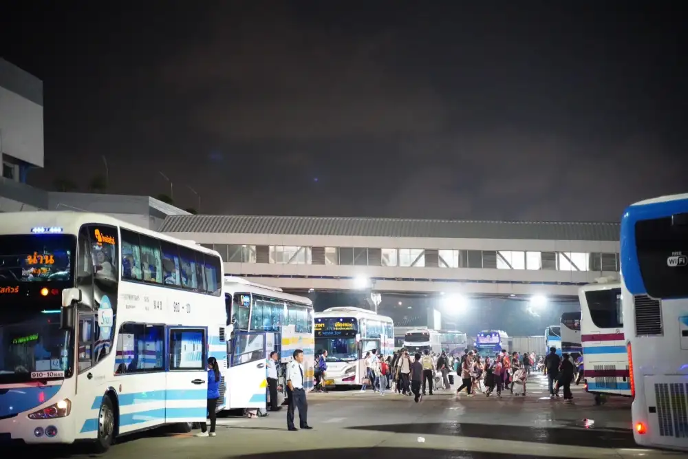 สงกรานต์ปชช.ทยอยเดินทางต่อเนื่อง ผู้โดยสารแน่น