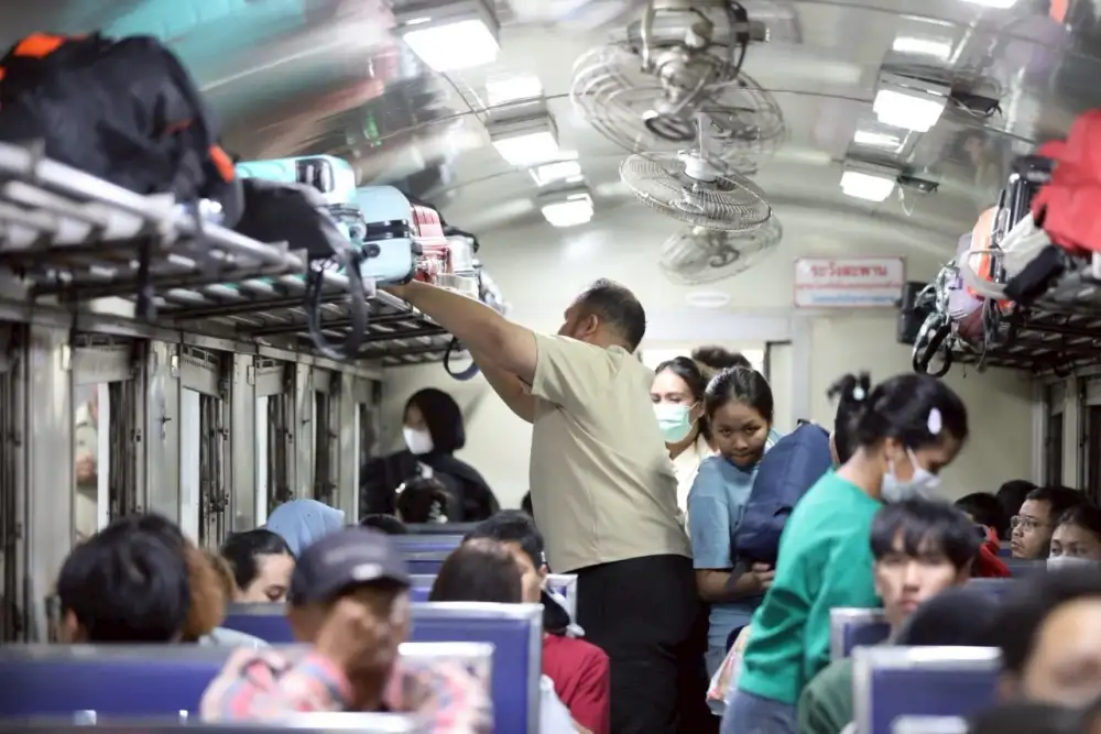 รฟท.เผยวันแรกสงกรานต์เดินทางกลับบ้านกว่า 9.1 หมื่นคน เตรียมสำรองขบวนรถเสริม 5 ขบวน