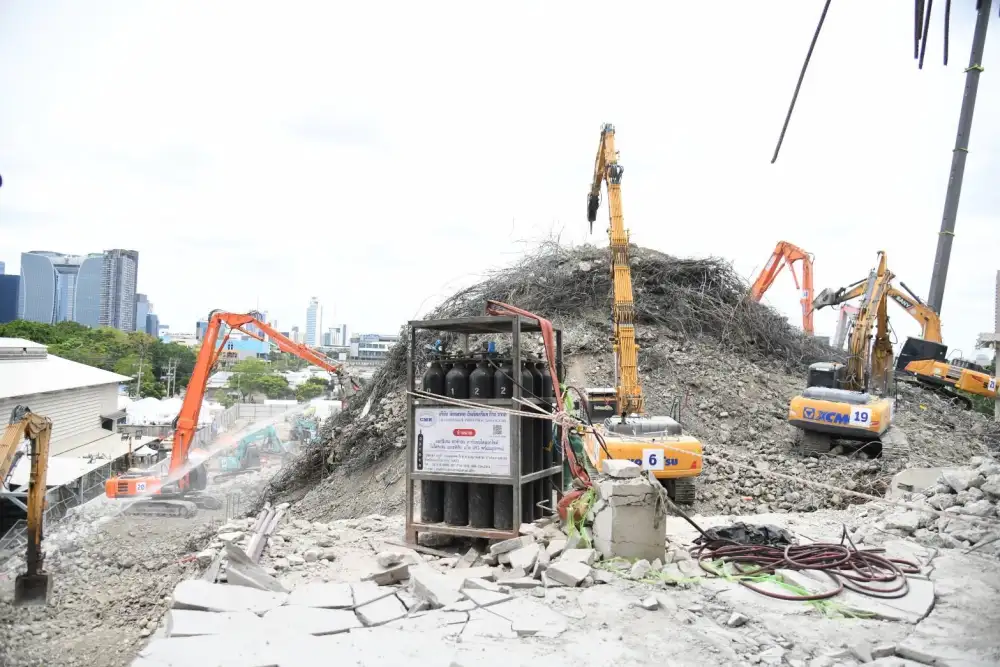 กู้ซากอาคาร สตง.ไม่หยุดพักสงกรานต์ พบแล้ว 41 ราย ค้นหาอีก 53 ราย