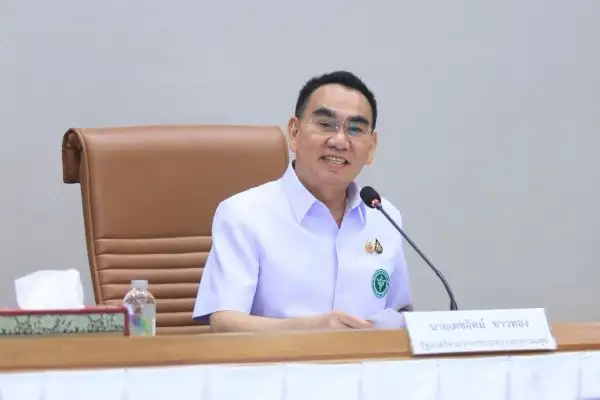 'เดชอิศม์' ระดมทันตแพทย์ มอบฟันเทียม 45,000 รายทั่วประเทศ เป็นของขวัญวันผู้สูงอายุ