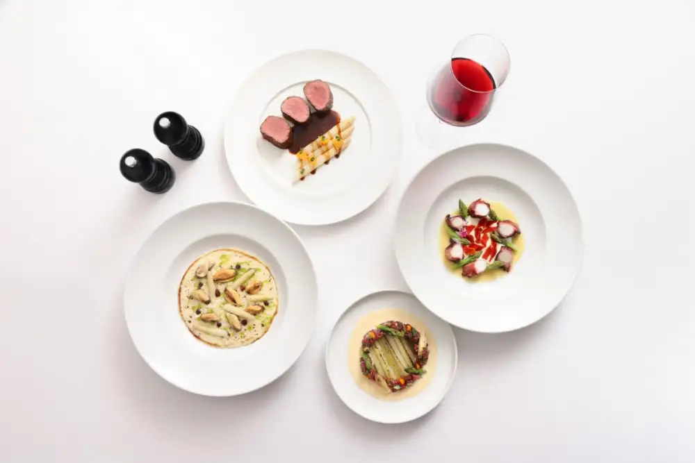 สัมผัสความอร่อยของหน่อไม้ฝรั่งวัตถุดิบสุดพิเศษตลอดซัมเมอร์นี้ ที่ ห้องอาหาร ไฟร์เพลส กริลล์ แอนด์ บาร์