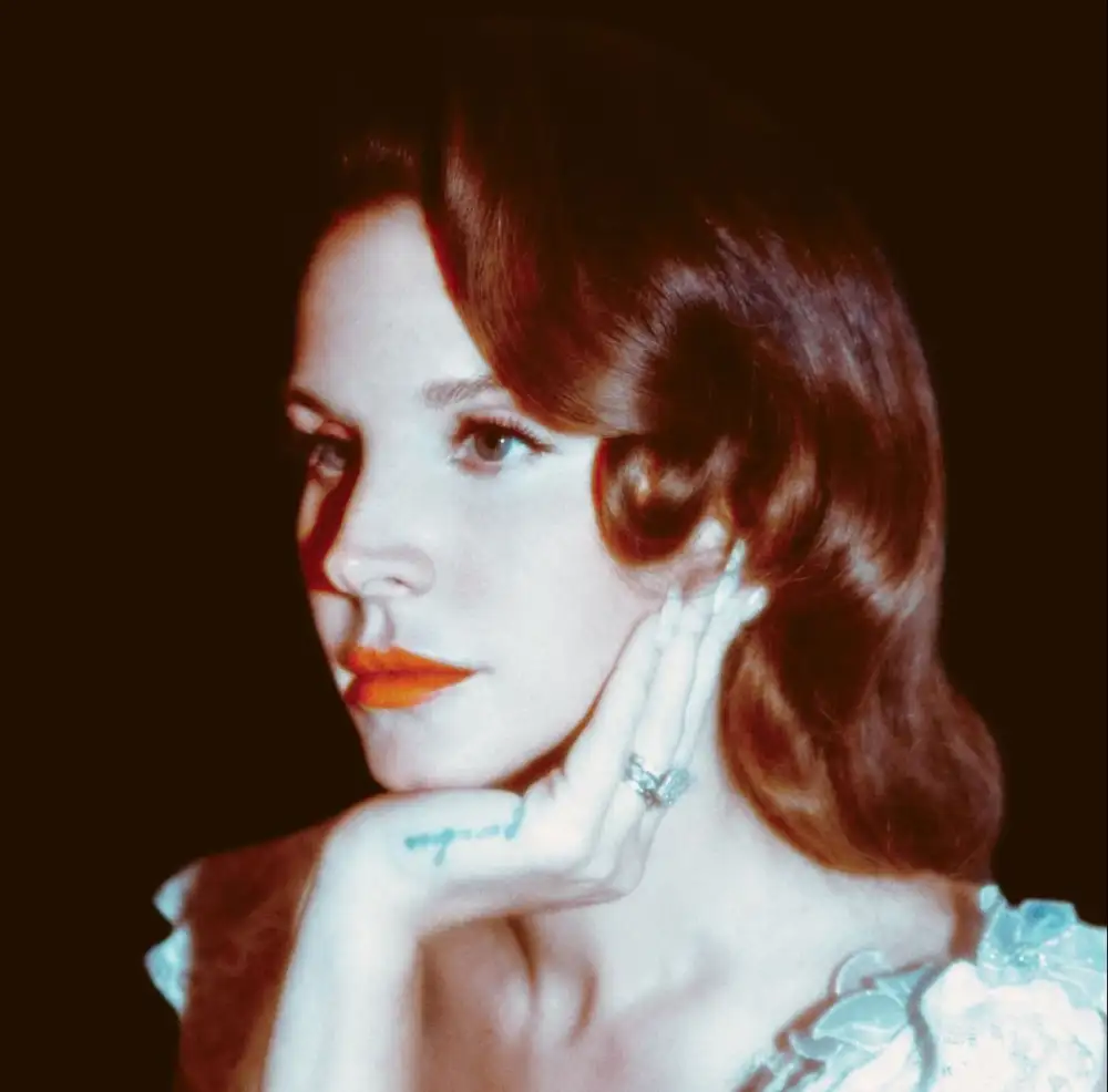 Lana Del Rey เสิร์ฟเพลงใหม่ต่อเนื่องกับ