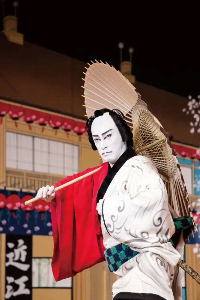 เลื่อนการแสดง