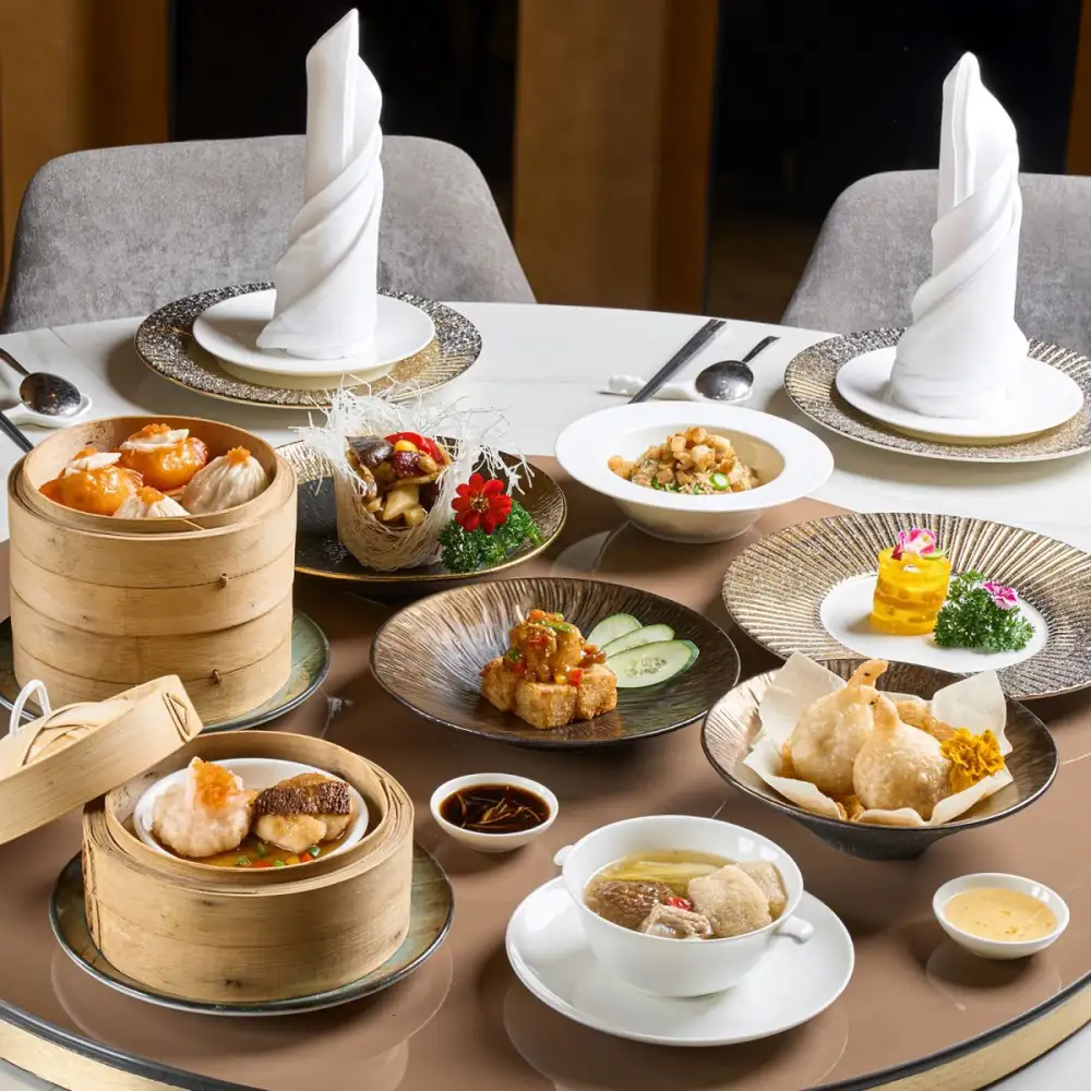 มื้อกลางวันสุดหรูในราคาที่จับต้องได้! 'เฮยยิน' ชวนลิ้มลอง Summer Lunch Set เริ่มต้นเพียง 888++ / ท่าน