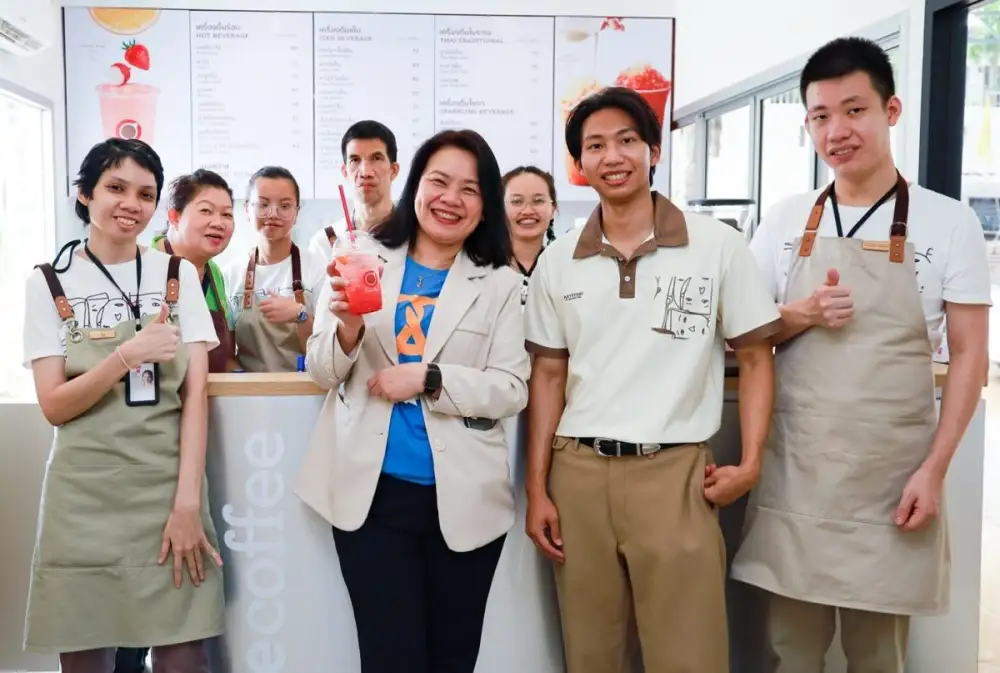 อานตี้ แอนส์ สานต่อโครงการ